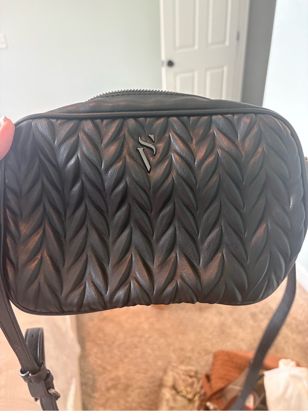 Simply Vera Vera Wang Quilted Crossbody Bag in Black